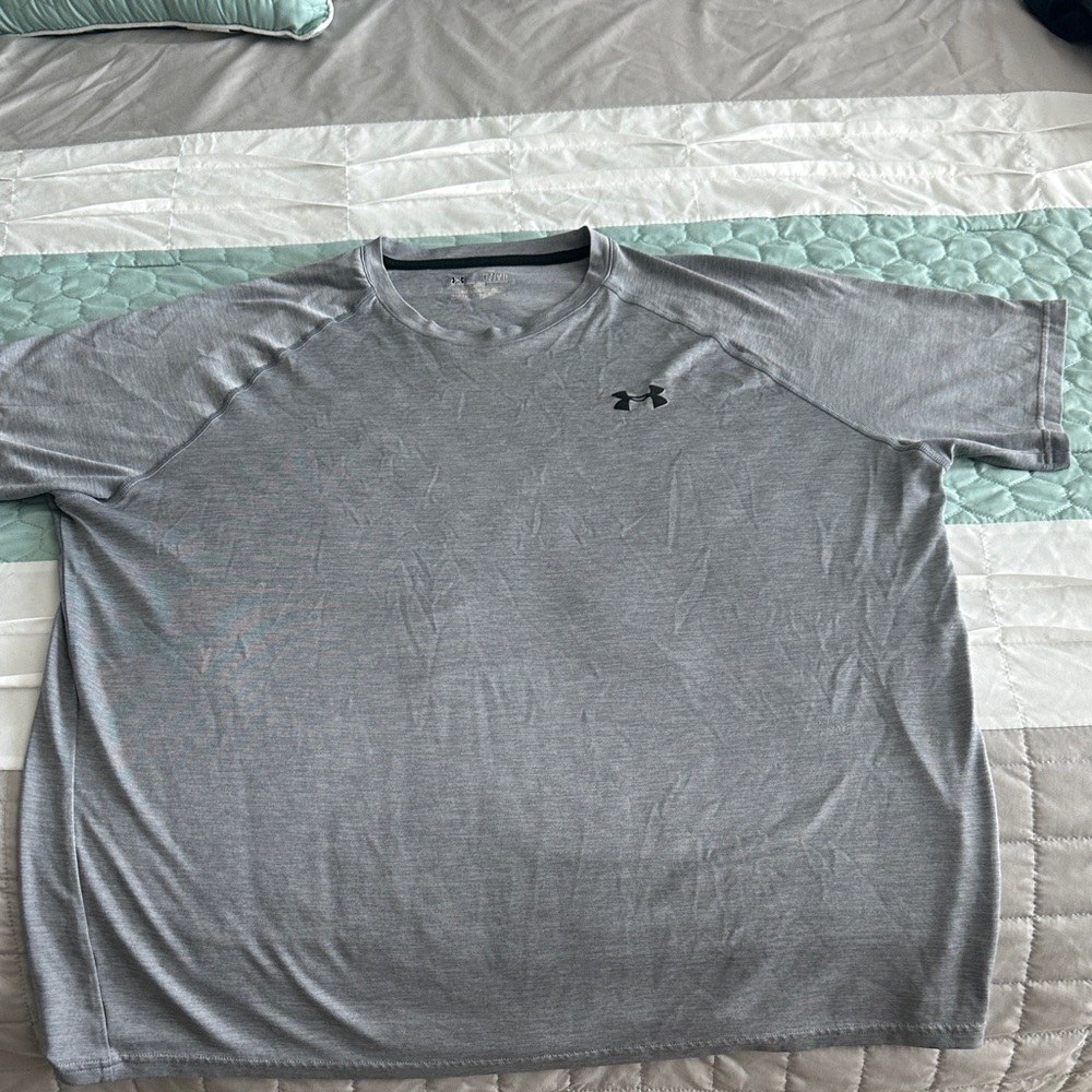 Under Armour Men's Heather Gray Short Sleeve Tee